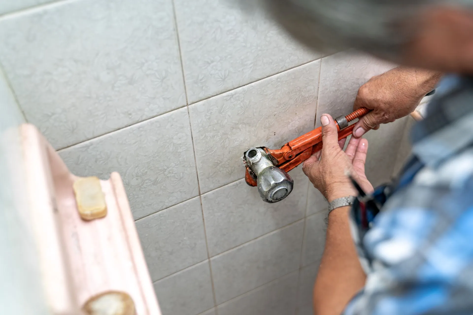 Kitchen drain and disposal plumbing
